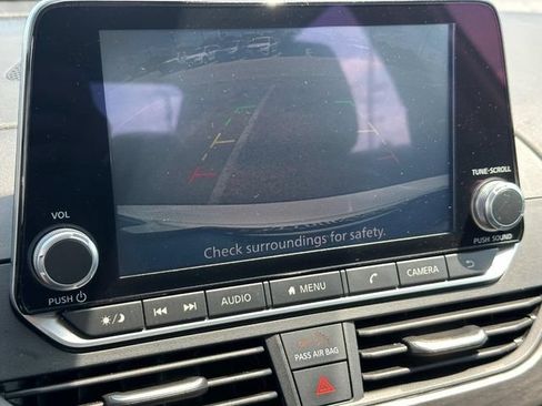 Used 2025 Nissan Altima 2.5 SV FWD image 20