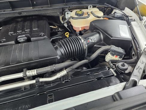 Used 2019 GMC Sierra 1500 SLE image 17