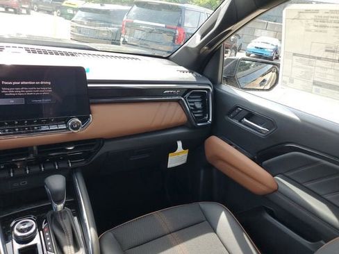 New 2026 GMC Canyon AT4 AWD/4WD image 15