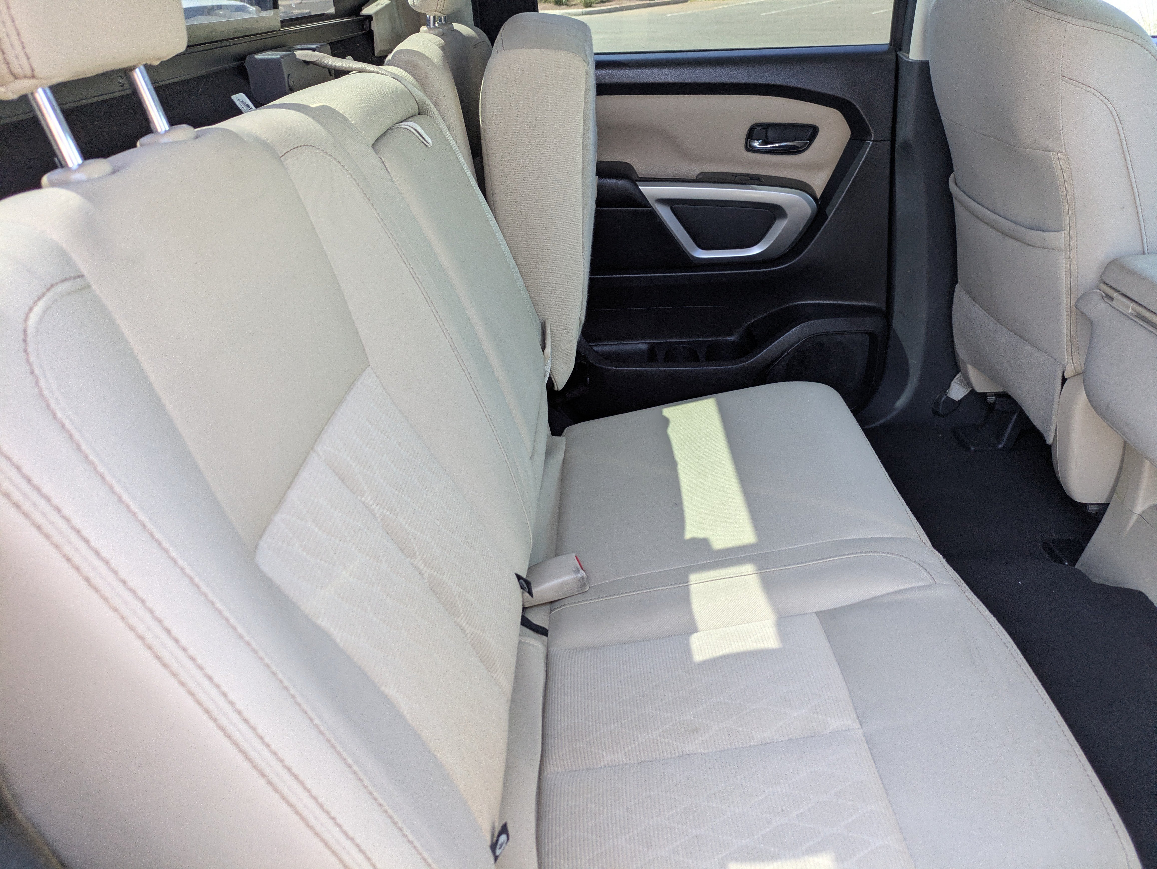 Used 2017 Nissan Titan SV RWD image 13