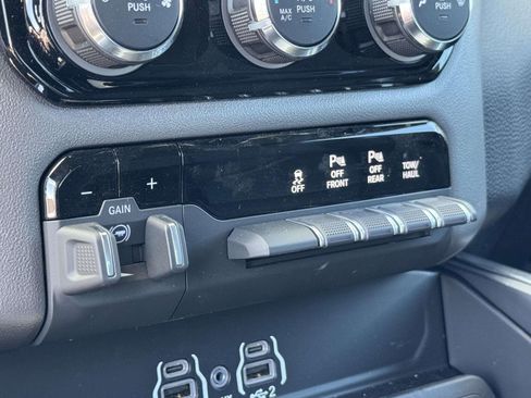 New 2026 RAM 1500 Big Horn w/ Night Edition AWD/4WD image 6