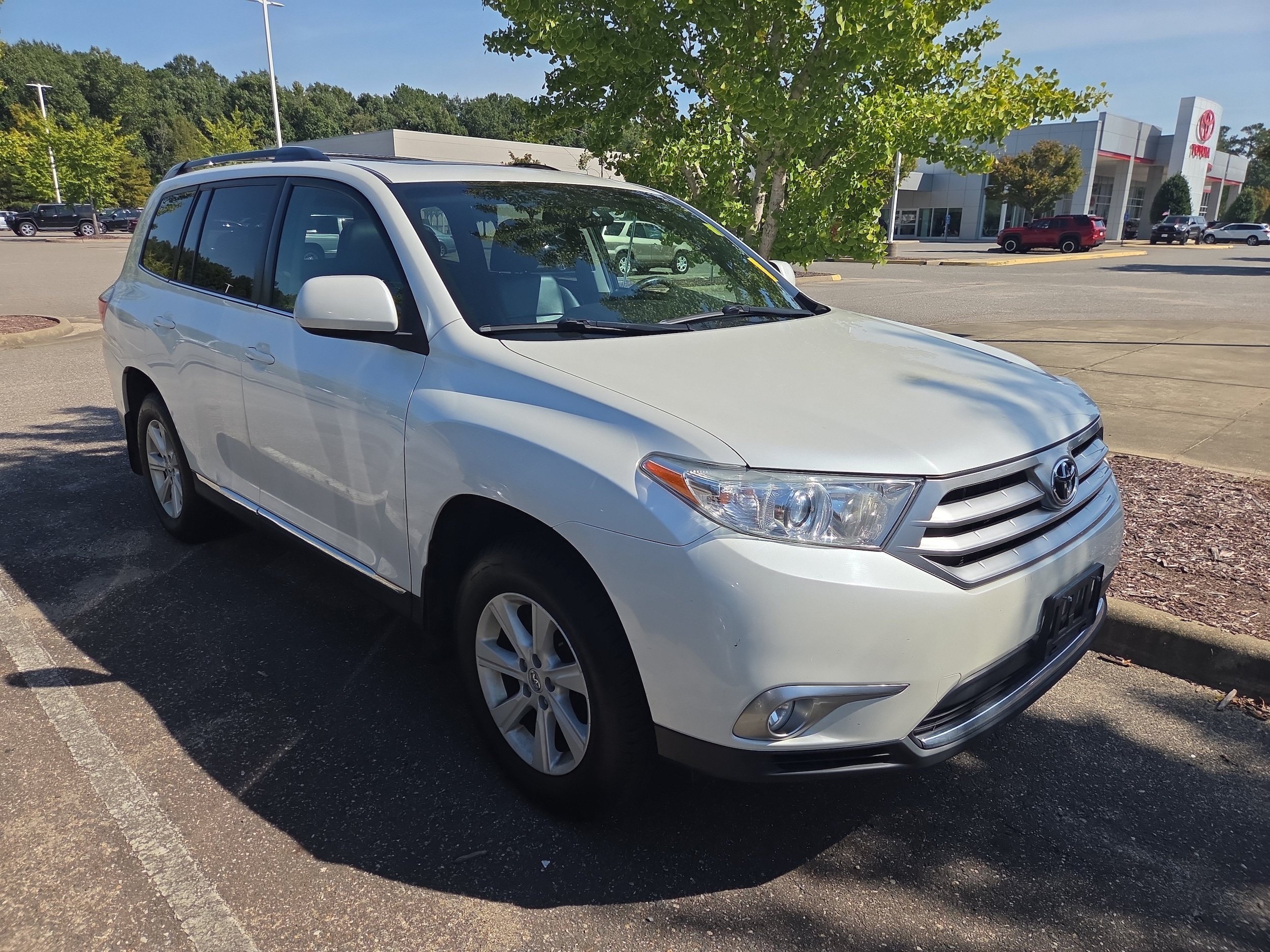 Used 2013 Toyota Highlander SE AWD/4WD image 1