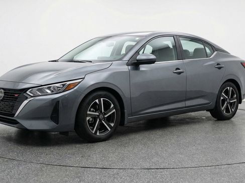Used 2025 Nissan Sentra SV image 3