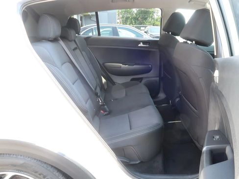 Used 2022 Kia Sportage LX image 19