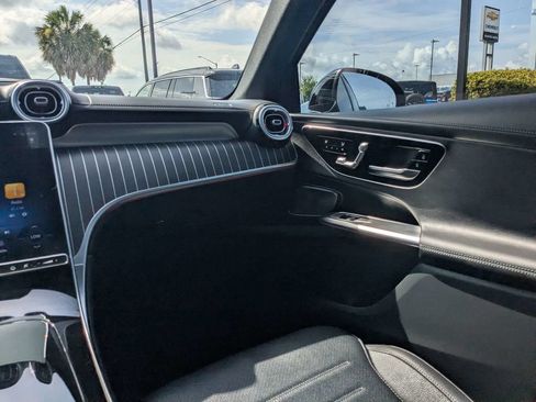 Used 2025 Mercedes-Benz GLC 300 image 16