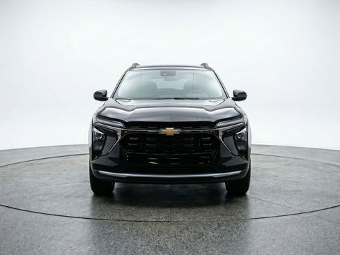 Used 2025 Chevrolet Trax LT w/ LT Convenience Package FWD image 2