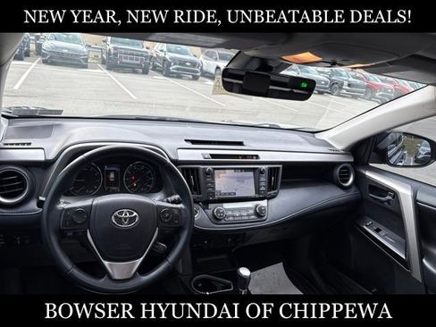 Used 2018 Toyota RAV4 Limited image 11