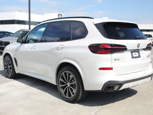Used 2026 BMW X5 xDrive50e w/ Executive Package image 5