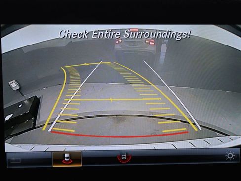 Used 2019 Mercedes-Benz GLA 250 4MATIC w/ Premium Package image 15