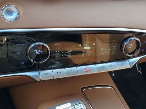 Used 2023 Genesis GV70 2.5T w/ Advanced Package image 24