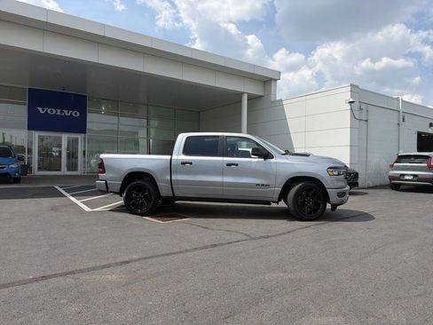 Used 2023 RAM 1500 Laramie AWD/4WD image 2