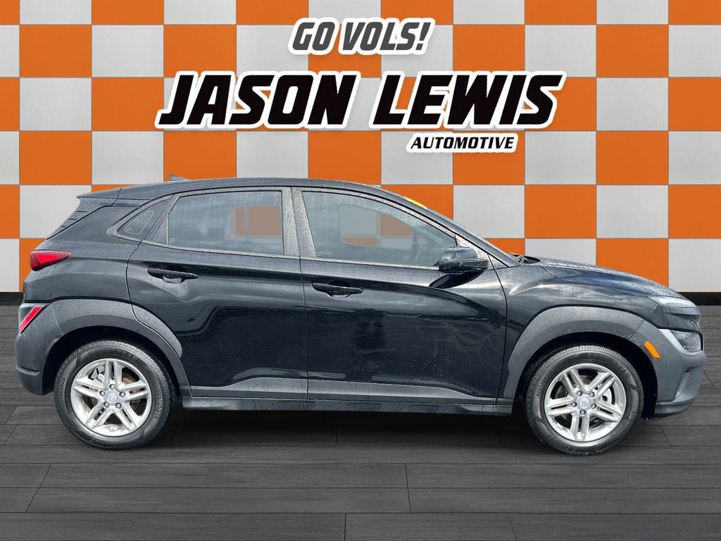 Used 2022 Hyundai Kona SE FWD image 2