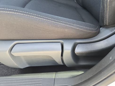 Used 2024 Nissan Rogue S FWD image 15