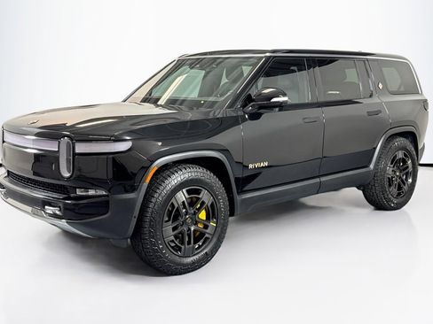 Used 2022 Rivian R1S Launch Edition image 1