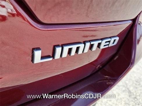 New 2025 Jeep Grand Cherokee Limited w/ Luxury Tech Group II image 11