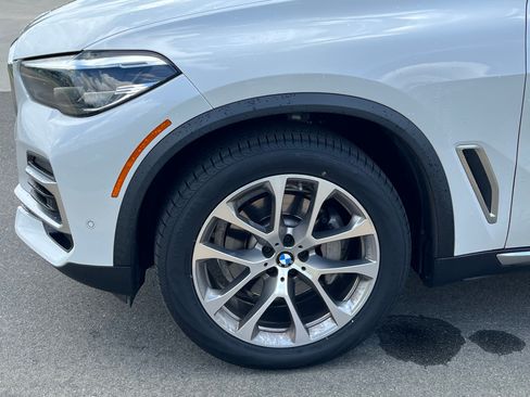Used 2022 BMW X5 xDrive40i w/ Premium Package AWD/4WD image 12