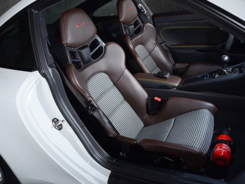 Used 2016 Porsche 911 R image 5