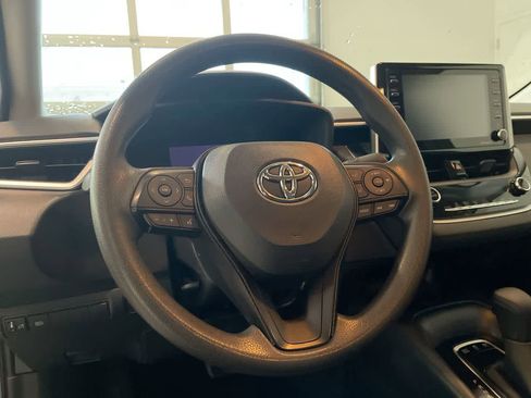 Used 2021 Toyota Corolla LE w/ Carpet Mat Package (TMS) image 14