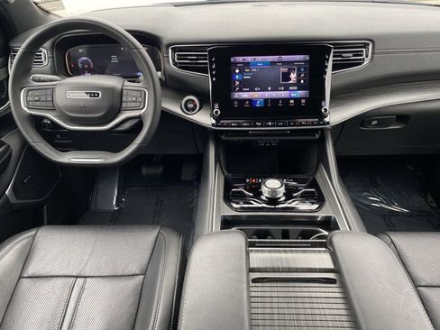 Used 2023 Jeep Wagoneer Series III w/ Preferred Equipment Group image 13