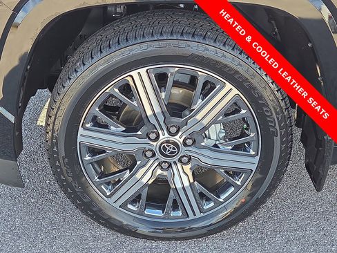 Used 2024 Toyota Sequoia Capstone image 7