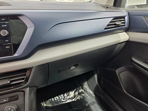 Used 2022 Volkswagen Taos SE FWD image 25