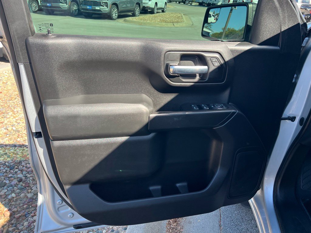 Used 2020 Chevrolet Silverado 1500 Custom w/ Custom Value Package AWD/4WD image 16