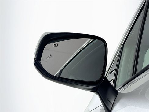 Certified 2023 Toyota Sienna XLE image 5