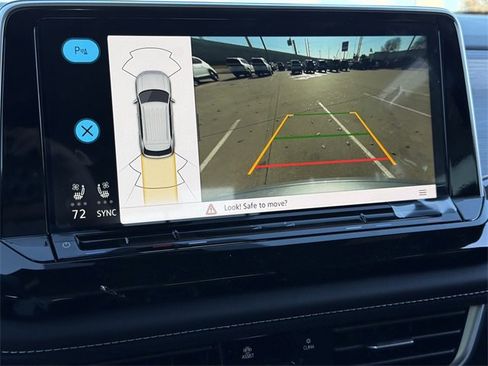 New 2026 Volkswagen Atlas Cross Sport SE image 14