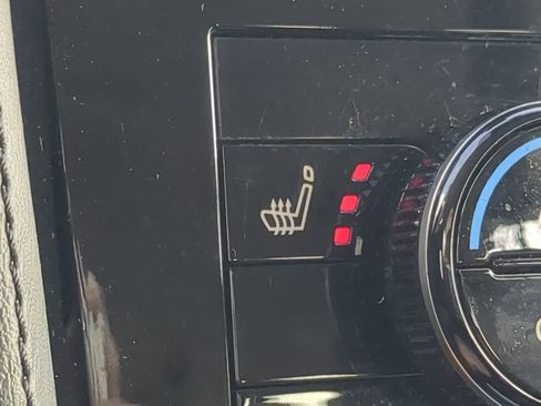 Used 2021 Nissan Armada SL w/ Captain's Chairs Package image 29