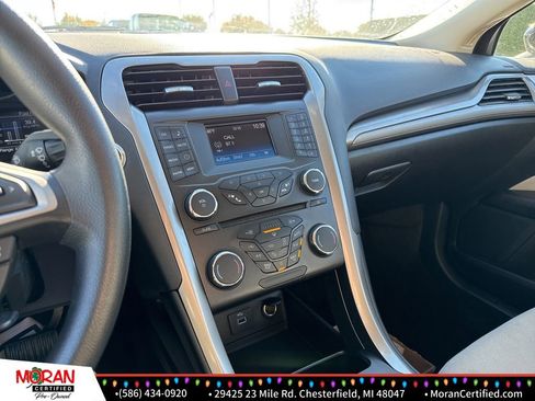 Used 2018 Ford Fusion S image 15