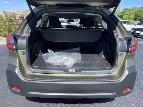 Used 2025 Subaru Outback Premium w/ Popular Package #1A AWD/4WD image 36