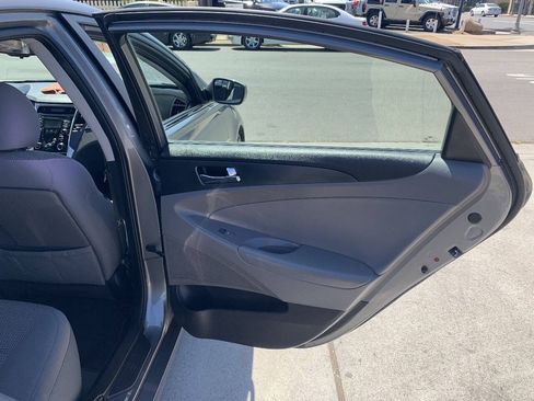 Used 2012 Hyundai Sonata GLS w/ Popular Equipment Pkg FWD image 17