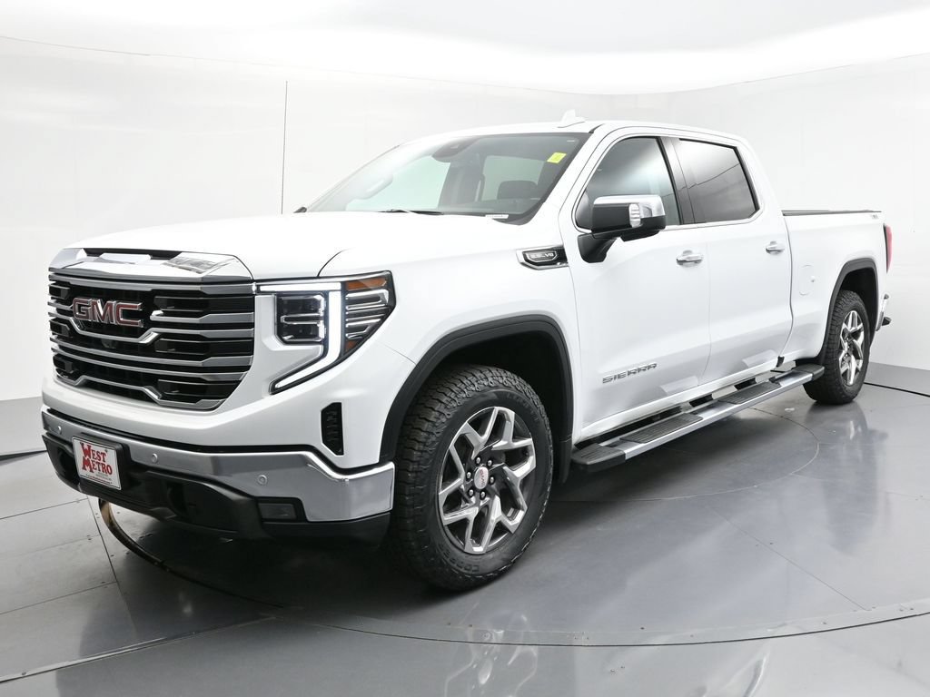 Used 2024 GMC Sierra 1500 SLT w/ SLT Premium Plus Package AWD/4WD image 3