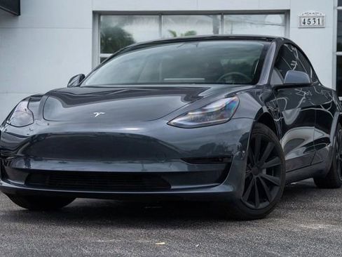 Used 2023 Tesla Model 3 Standard Range RWD image 1