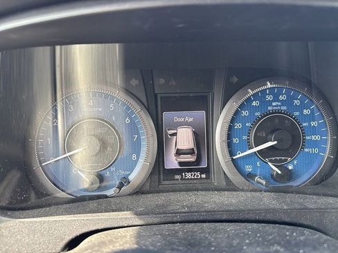 Used 2017 Toyota Sienna XLE Premium image 21