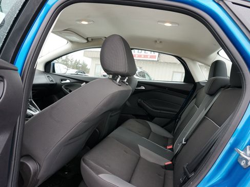 Used 2014 Ford Focus SE w/ SE Winter Package image 18