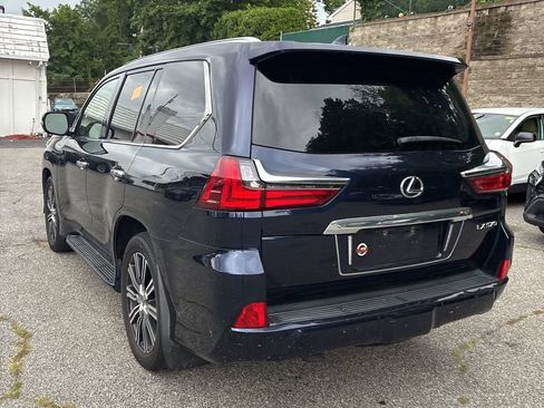 Used 2019 Lexus LX 570 4WD w/ Luxury Package image 4