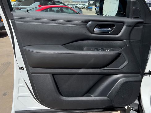 New 2025 Nissan Armada SV image 14