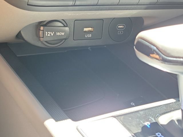 Certified 2025 Hyundai Elantra SEL FWD image 14