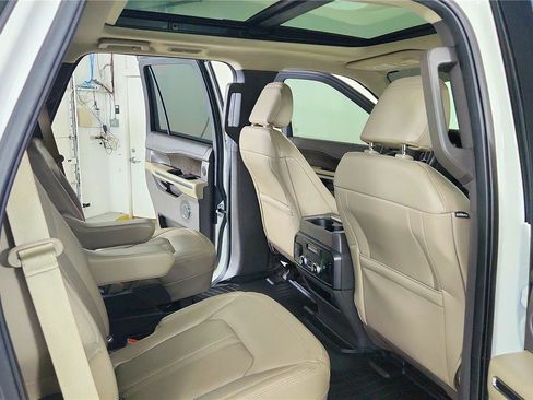 Used 2021 Ford Expedition Limited image 41