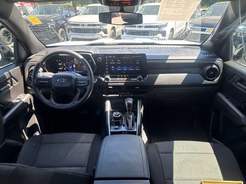 Used 2024 Chevrolet Colorado Trail Boss w/ Advanced Trailering Package AWD/4WD image 12
