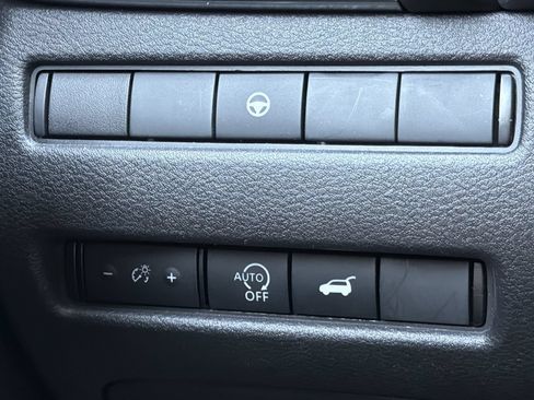 Used 2023 Nissan Rogue SV w/ SV Premium B Package FWD image 14