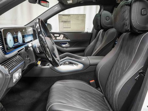 New 2026 Mercedes-Benz Maybach GLS 600 4MATIC image 17
