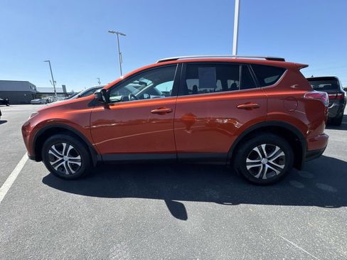 Used 2016 Toyota RAV4 LE AWD/4WD image 5