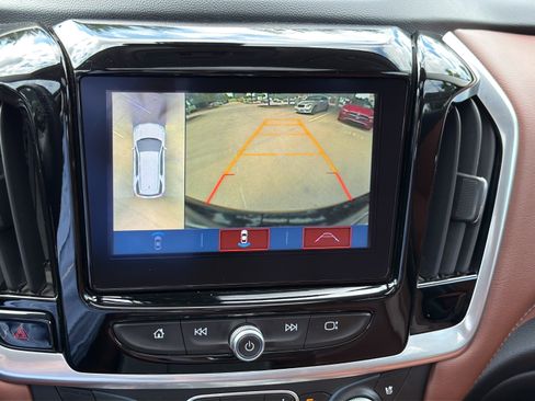 Used 2018 Chevrolet Traverse High Country AWD/4WD image 19