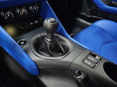 Used 2024 Nissan Z Performance w/ Floor Mat Package image 18