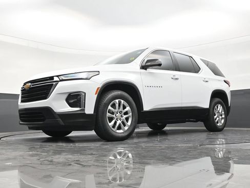 Used 2023 Chevrolet Traverse LS FWD image 20