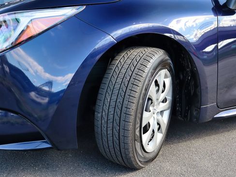 Used 2025 Toyota Corolla LE FWD image 69