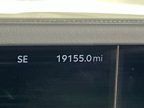 Used 2024 Lincoln Nautilus Reserve image 17