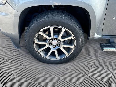 Used 2022 GMC Canyon Denali image 30